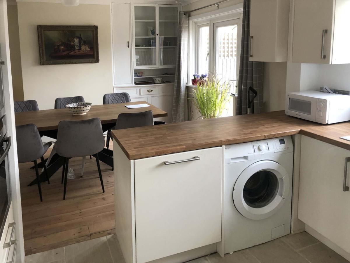 Вилла Residential 3 Bed House Harnham Солсбери Экстерьер фото